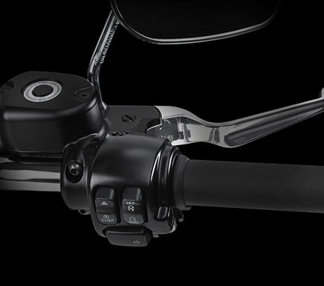 Sportster Super Low 1200 T / Ergonomisch ausgelegte Lenkerarmaturen