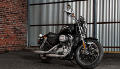 Sportster XL 883 SuperLow Modell 2017 in Vivid Black