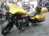Lacksatz des Color Shops 2012,  Divide- Gold & Black Denim, (aufgenommen beim Dealermeeting in Dallas)
