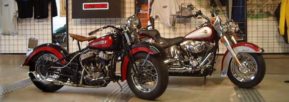 Harley Oldtimer: WLC Bj 1943 und FSTCI 2004