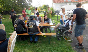Wieder zurück von der Tour mit Fabi, erwartet die gesamte Familie das Bodensee-Donau-Chapter mit einer gedeckten Kaffetafel.