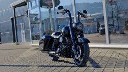 Neumaschine Jubiläumsumbau Road King Special