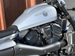 Neumaschine Sportster S