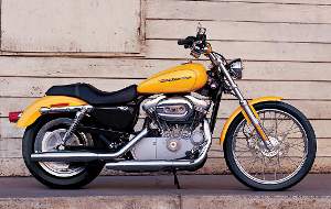 XL883C Sportster 883 Custom 2005 in yellow pearl