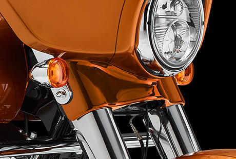 Street Glide Special / Farblich abgestimmtes Verkleidungsunterteil:    Beachten Sie das farblich abgestimmte Verkleidungsunterteil der neuen Street Glide Special.
