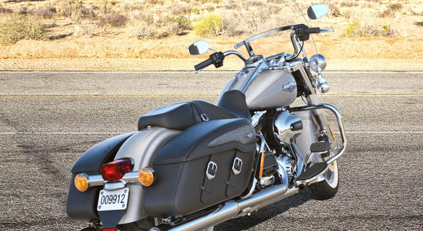 Road King Classic Modell 2016 in Billett Silver Road King Classic Modell 2016 in Billett Silver