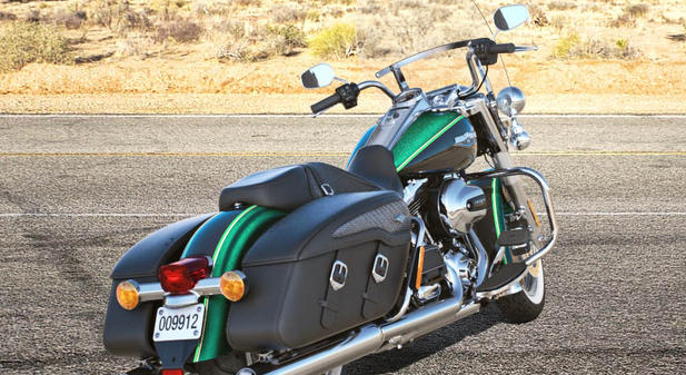 Road King Classic Modell 2016 in Deep Jade Pearl & Vivid Black Road King Classic Modell 2016 in Deep Jade Pearl & Vivid Black