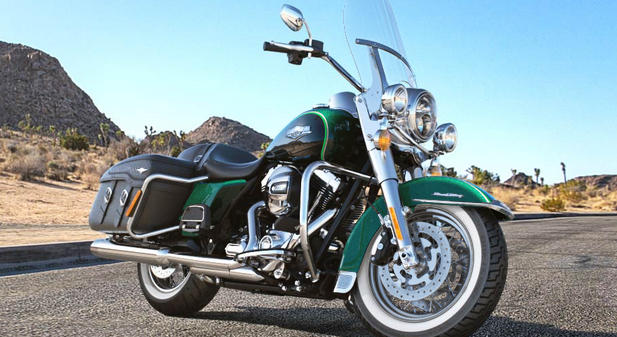Road King Classic Modell 2016 in Deep Jade Pearl & Vivid Black Road King Classic Modell 2016 in Deep Jade Pearl & Vivid Black