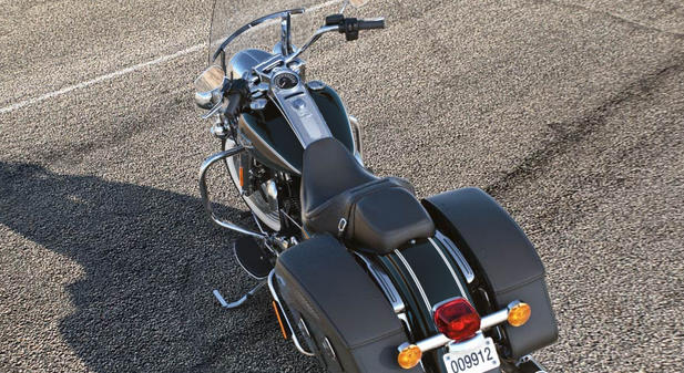 Road King Classic Modell 2016 in Vivid Black Road King Classic Modell 2016 in Vivid Black