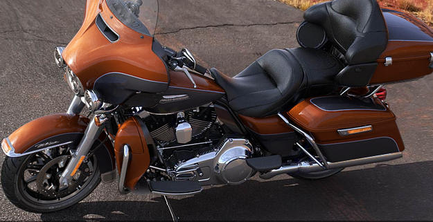 Electra Glide Ultra Classic Modell 2016 in Amber Whiskey & Charcoal Pearl