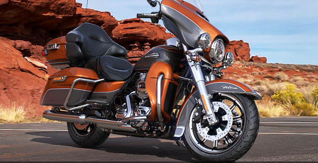 Electra Glide Ultra Classic Modell 2016 in Amber Whiskey & Charcoal Pearl