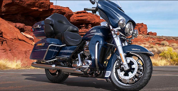 Electra Glide Ultra Classic Modell 2016 in Cosmic Blue Pearl