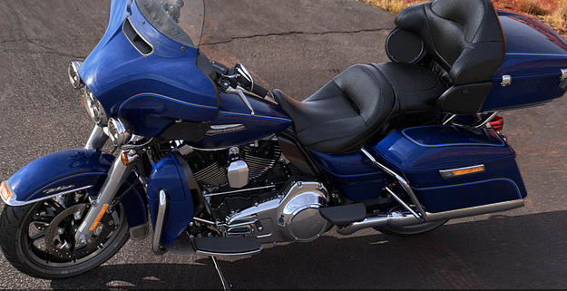 Electra Glide Ultra Classic Modell 2016 in Superior Blue