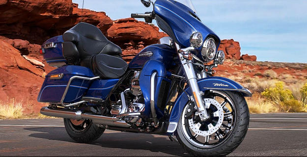 Electra Glide Ultra Classic Modell 2016 in Superior Blue