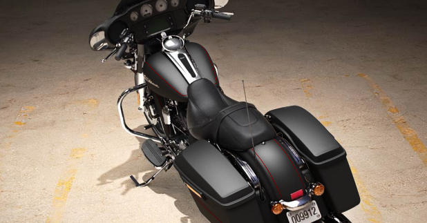 Street Glide Special Modell 2016 in Black Denim Street Glide Special Modell 2016 in Black Denim