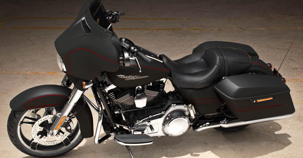 Street Glide Special Modell 2016 in Black Denim Street Glide Special Modell 2016 in Black Denim