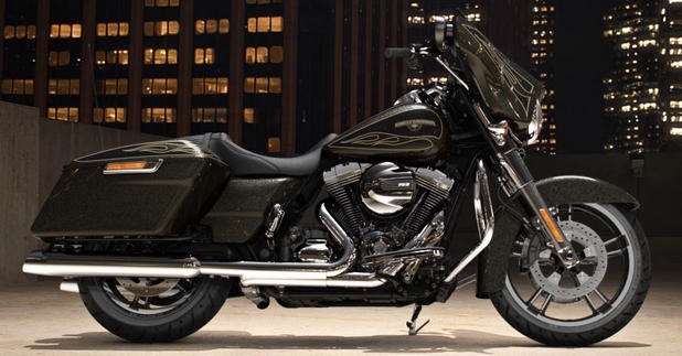 Street Glide Special Modell 2016 in Hard Candy Black Gold Flake Street Glide Special Modell 2016 in Hard Candy Black Gold Flake