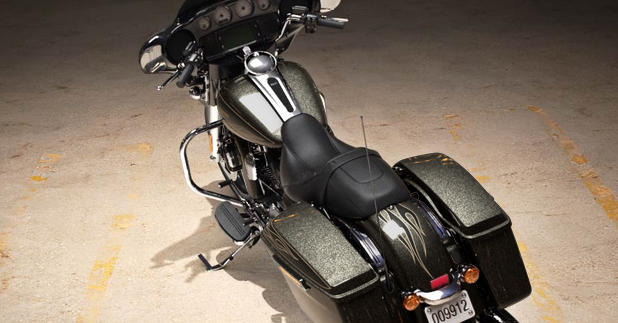 Street Glide Special Modell 2016 in Hard Candy Black Gold Flake Street Glide Special Modell 2016 in Hard Candy Black Gold Flake