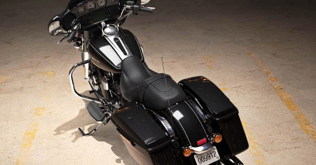 Street Glide Special Modell 2016 in Vivid Black Street Glide Special Modell 2016 in Vivid Black