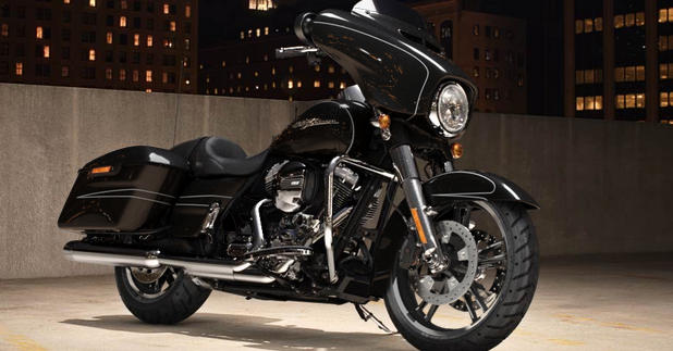 Street Glide Special Modell 2016 in Vivid Black