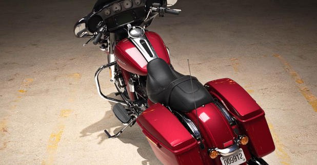 Street Glide Special Modell 2016 in Velocity Red Sunglo Street Glide Special Modell 2016 in Velocity Red Sunglo