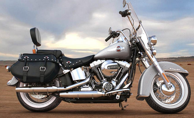 Softail Heritage Classic Modell 2016 in Billett Silver Softail Heritage Classic Modell 2016 in Billett Silver