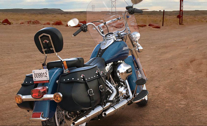Softail Heritage Classic Modell 2016 in Cosmic Blue Pearl Softail Heritage Classic Modell 2016 in Cosmic Blue Pearl