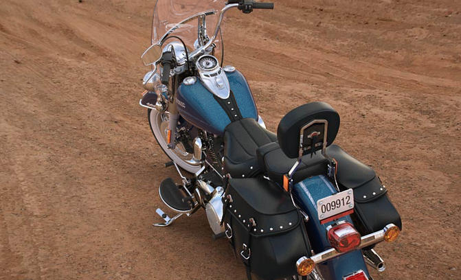 Softail Heritage Classic Modell 2016 in Cosmic Blue Pearl Softail Heritage Classic Modell 2016 in Cosmic Blue Pearl