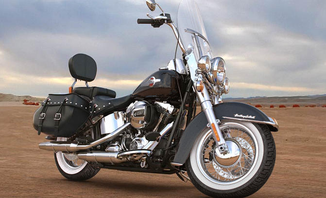 Softail Heritage Classic Modell 2016 in Vivid Black Softail Heritage Classic Modell 2016 in Vivid Black
