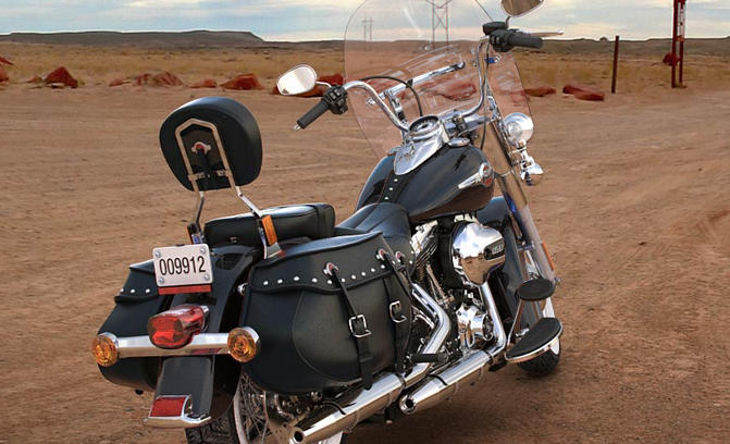 Softail Heritage Classic Modell 2016 in Vivid Black Softail Heritage Classic Modell 2016 in Vivid Black