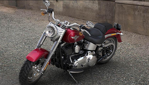 Softail Fat Boy Modell 2016 in Velocity Red Sunglo