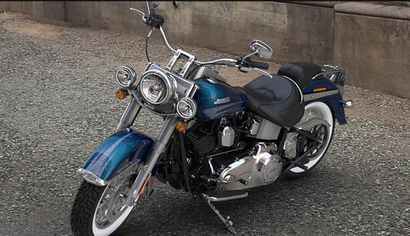 Softail Deluxe Modell 2016 in Cosmic Blue Pearl Softail Deluxe Modell 2016 in Cosmic Blue Pearl