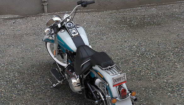 Softail Deluxe Modell 2016 in Crushed Ice Pearl & Frosted Teal Pearl Softail Deluxe Modell 2016 in Crushed Ice Pearl & Frosted Teal Pearl
