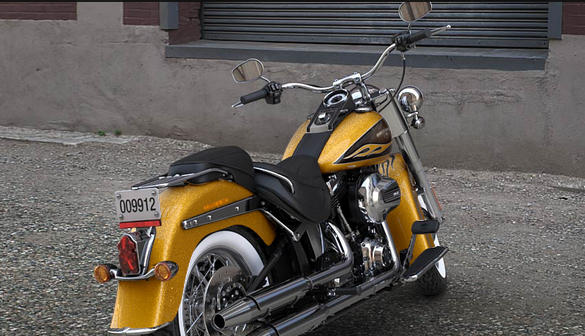 Softail Deluxe Modell 2016 in Hard Candy Gold Flake Softail Deluxe Modell 2016 in Hard Candy Gold Flake