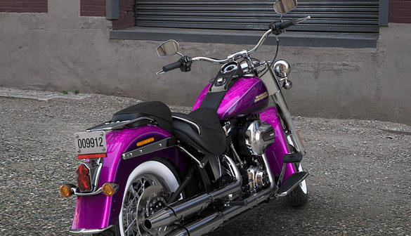 Softail Deluxe Modell 2016 in Purple Fire & Blackberry Smoke Softail Deluxe Modell 2016 in Purple Fire & Blackberry Smoke