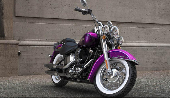 Softail Deluxe Modell 2016 in Purple Fire & Blackberry Smoke Softail Deluxe Modell 2016 in Purple Fire & Blackberry Smoke