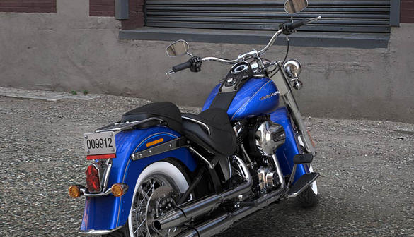 Softail Deluxe Modell 2016 in Superior Blue Softail Deluxe Modell 2016 in Superior Blue