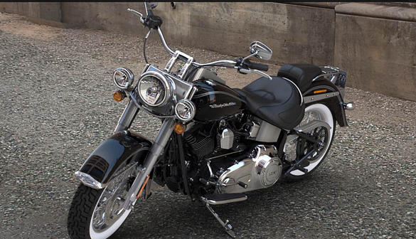 Softail Deluxe Modell 2016 in Vivid Black Softail Deluxe Modell 2016 in Vivid Black
