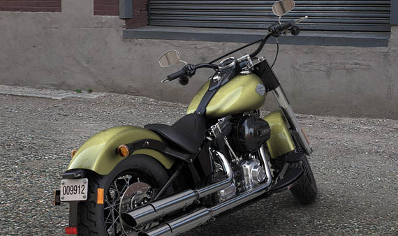 Softail Slim Modell 2016 in Olive Gold Softail Slim Modell 2016 in Olive Gold