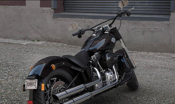 Softail Slim Modell 2016 in Vivid Black Softail Slim Modell 2016 in Vivid Black
