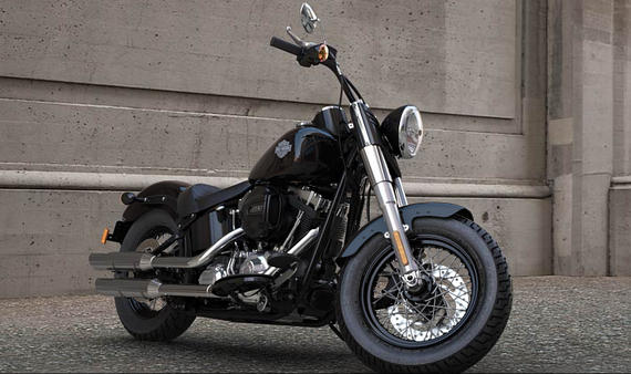 Softail Slim Modell 2016 in Vivid Black