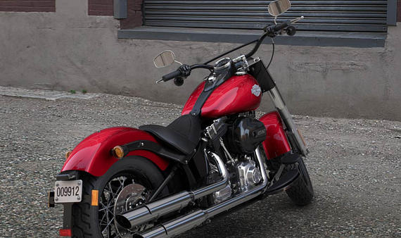 Softail Slim Modell 2016 in Velocity Red Sunglo Softail Slim Modell 2016 in Velocity Red Sunglo