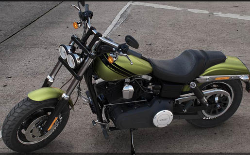 Dyna Fat Bob Modell 2016 in Olive Gold