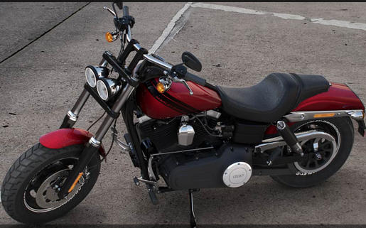 Dyna Fat Bob Modell 2016 in Velocity Red Sunglo