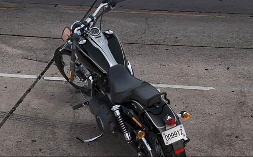 Dyna Wide Glide Modell 2016 in Vivid Black