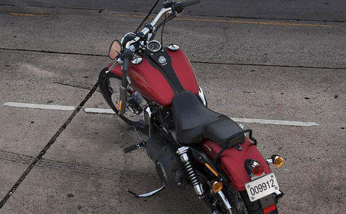 Dyna Wide Glide Modell 2016 in Velocity Red Sunglo with Flames