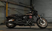 CVO Pro Street Breakout Limited Modell 2016 in Starfire Black / Starfire Black CVO Pro Street Breakout Limited Modell 2016 in Starfire Black / Starfire Black