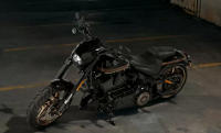 CVO Pro Street Breakout Limited Modell 2016 in Starfire Black / Starfire Black CVO Pro Street Breakout Limited Modell 2016 in Starfire Black / Starfire Black