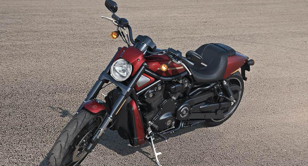 Night Rod Special Modell 2016 in Velocity Red Sunglo Night Rod Special Modell 2016 in Velocity Red Sunglo