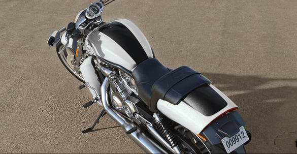 V-Rod Muscle Modell 2016 in Crushed Ice Pearl V-Rod Muscle Modell 2016 in Crushed Ice Pearl